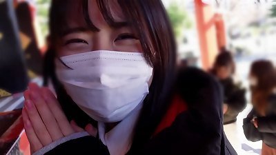 [Amateur Porn] A highly adorable gal student who skipped university and came to see me... She's a real cutie...