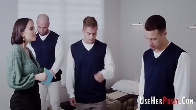 Generous Mom-I-would-Like-to-Fuck Accepts To Be Freeused On Christmas Eve