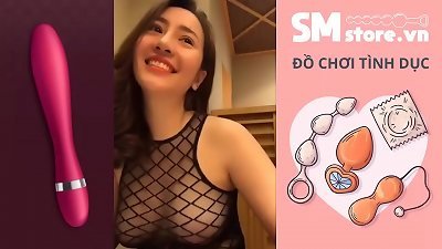 Em molten girl cá»±c xinh, tháº£ r&ocirc;ng livestream táº¡i nh&agrave; h&agrave;ng
