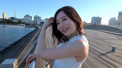 Part one - Divorced from her former bf because she's too horny, she's back with her friend for another plump of live sex! Here comes the queen with super fantastic body and model proportions!