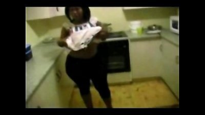 Who Want this bitch 4am