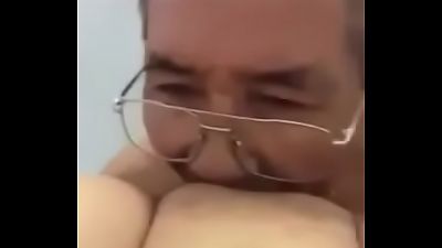 Liáº¿m c&aacute;i há»™t le lá»“n sÆ°á»›ng qu&aacute; anh Æ¡i