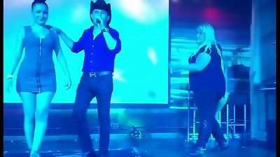 ESTA MAMI ENSENÌŒA TODA SU TANGUITA fantastic