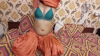 Indian step mother piss peeing xxx video Clear in Hindi Voice