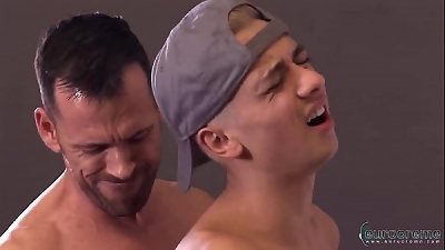 Maduro se coje al hijo de su vecino