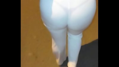 I FIND A mature fuckslut WITH A giant bum ON THE STREET WEARING transparent red THREAD, I MAKE HER PROPOSALS TO fuck AND SHE ACCEPTS