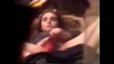 Spying my insatiable sister masturbating. good !