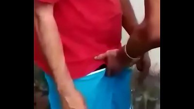 Beijou a bixa velha na boca e ficou de cacete duro kkkkkk