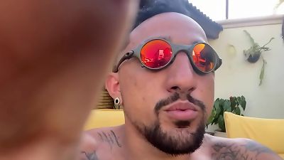 o Mc Maromba explicando como ter pau grande