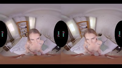 VRHUSH Waking up Adelle Unicorn for a morning pulverize